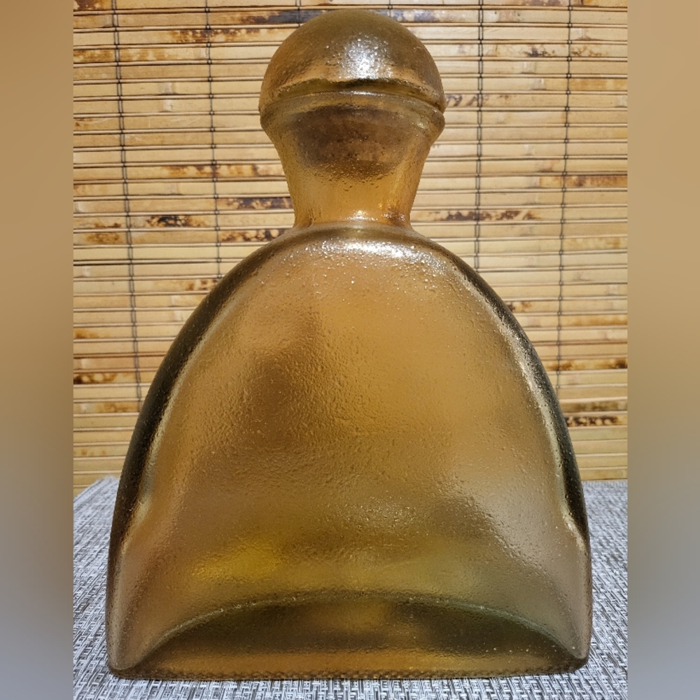 Pebble Glass Art Decanter 4"x11.5"x8.5" Pale Honey Amber in Color~Spain